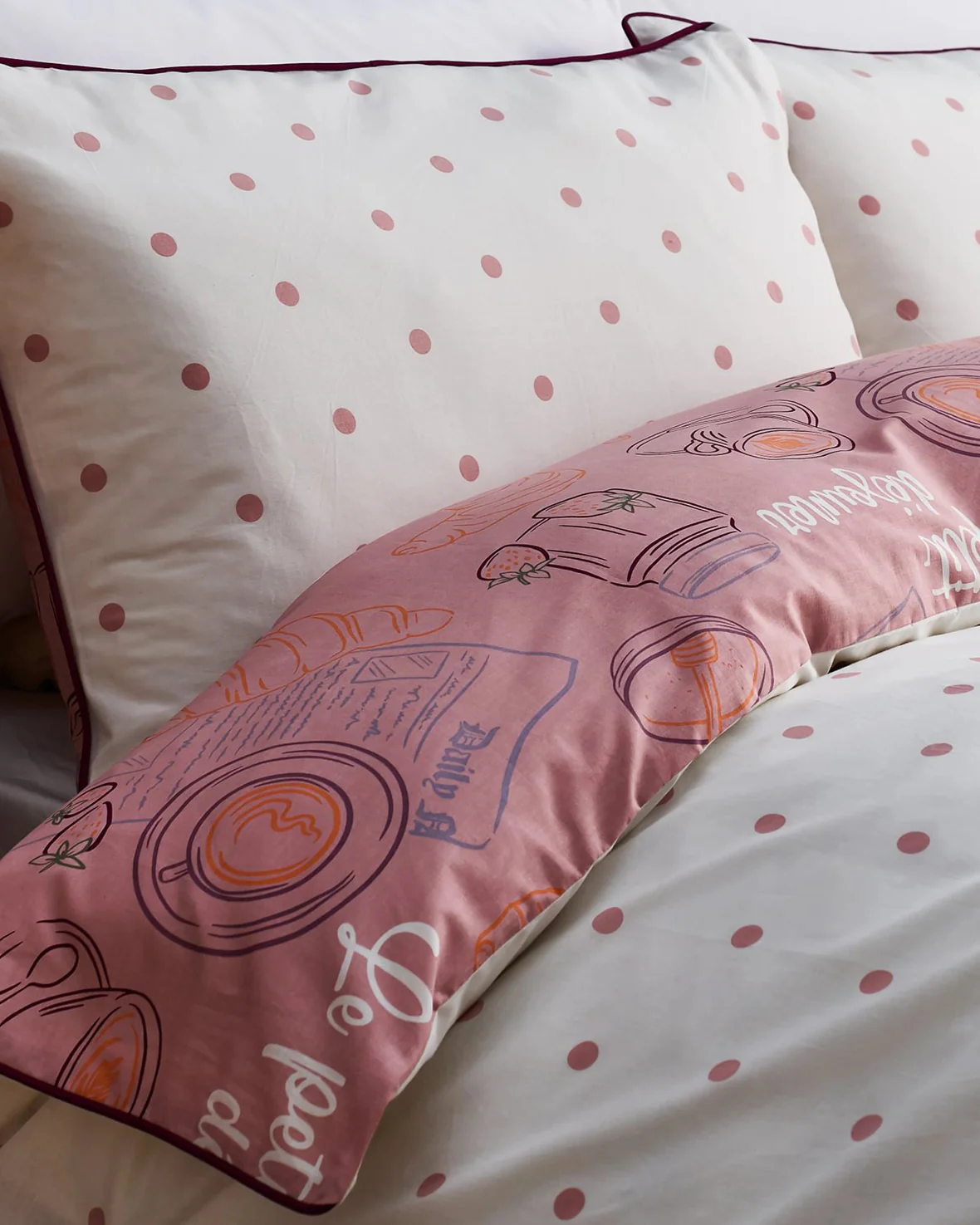 Cotton Breakfast / Polka Dot Print Reversible Bedding Set - Image 3