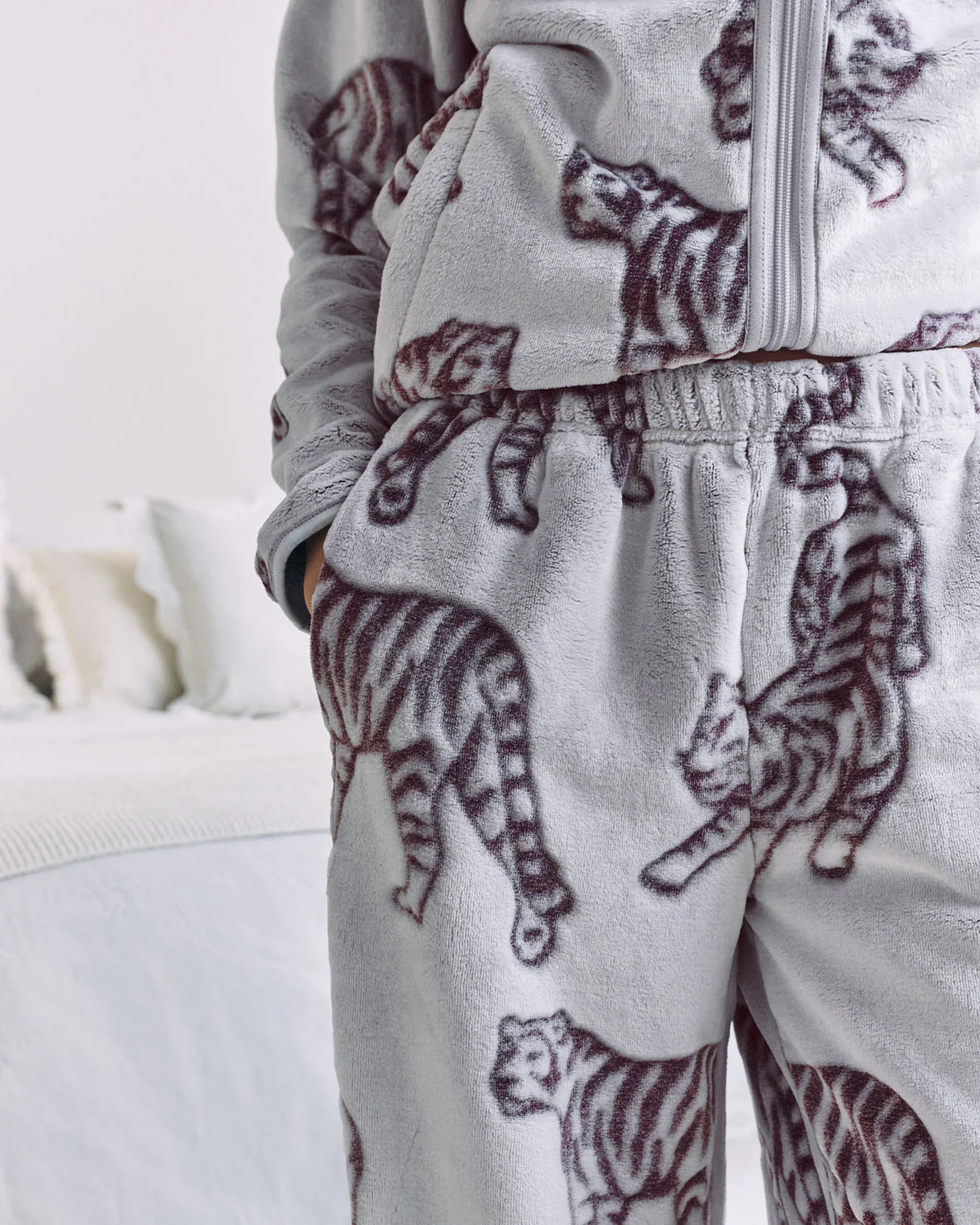 Fleece Burnout Tiger Jacket & Jogger Co-Ord - Image 5