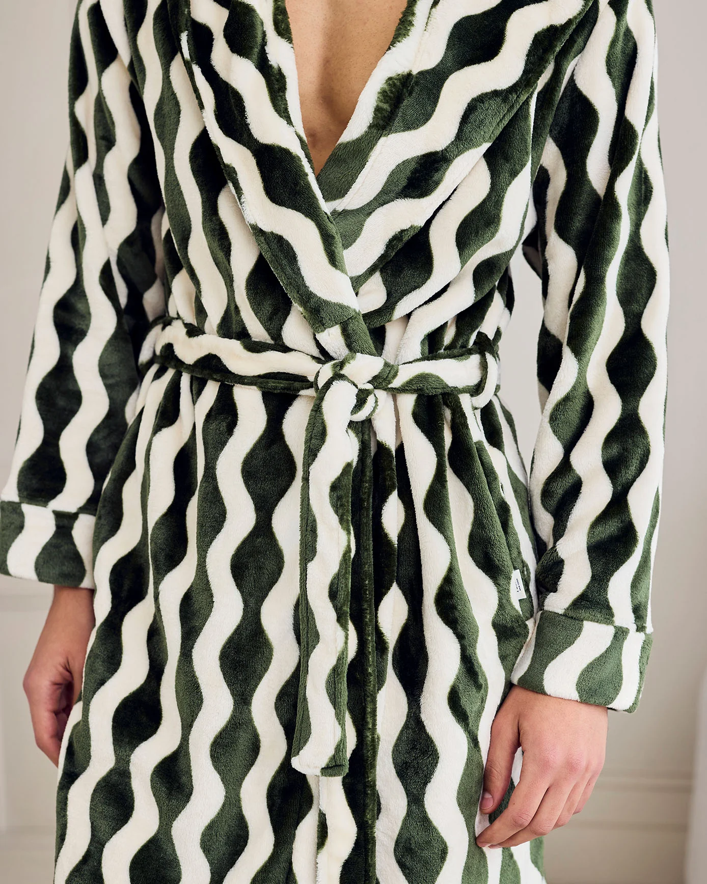 Fleece Wavy Stripe Hooded Dressing Gown - Image 3