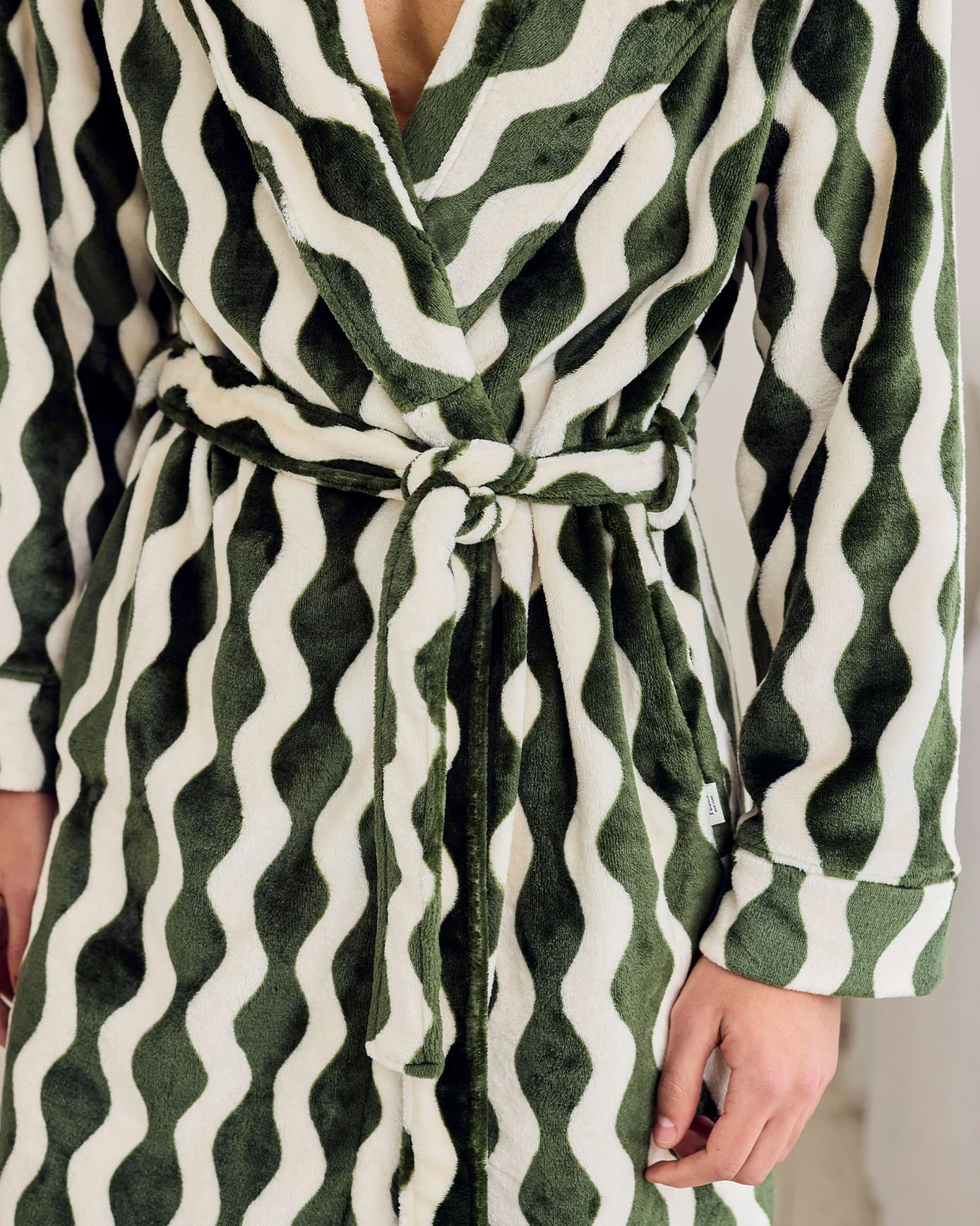 Fleece Wavy Stripe Hooded Dressing Gown - Image 5