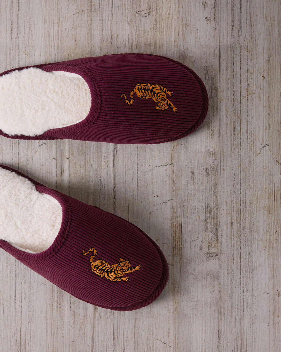 Mens Corduroy Embroidered Tiger Mule Slippers - Image 4