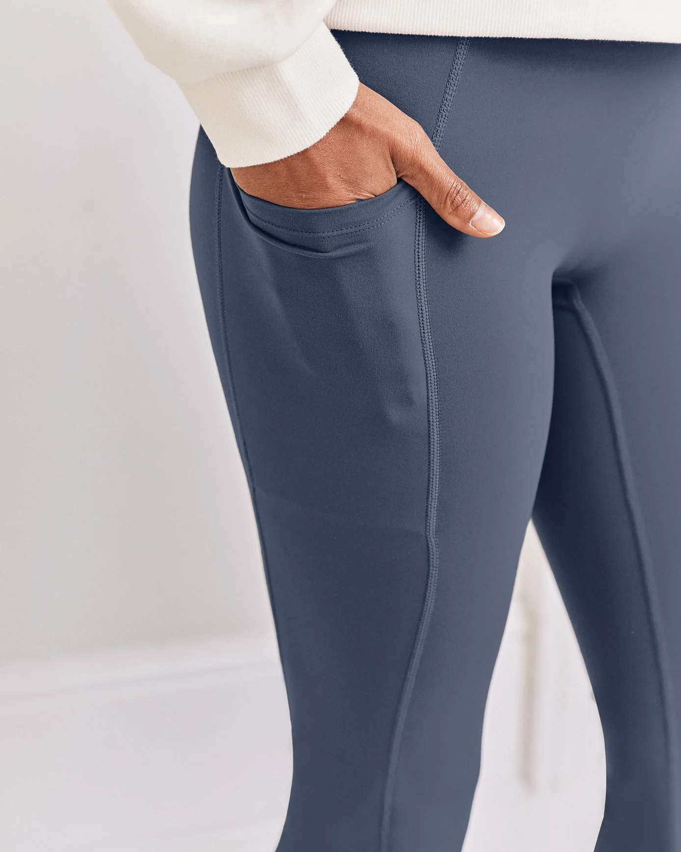 SoftSculpt Flared Leggings - Charcoal - Image 3
