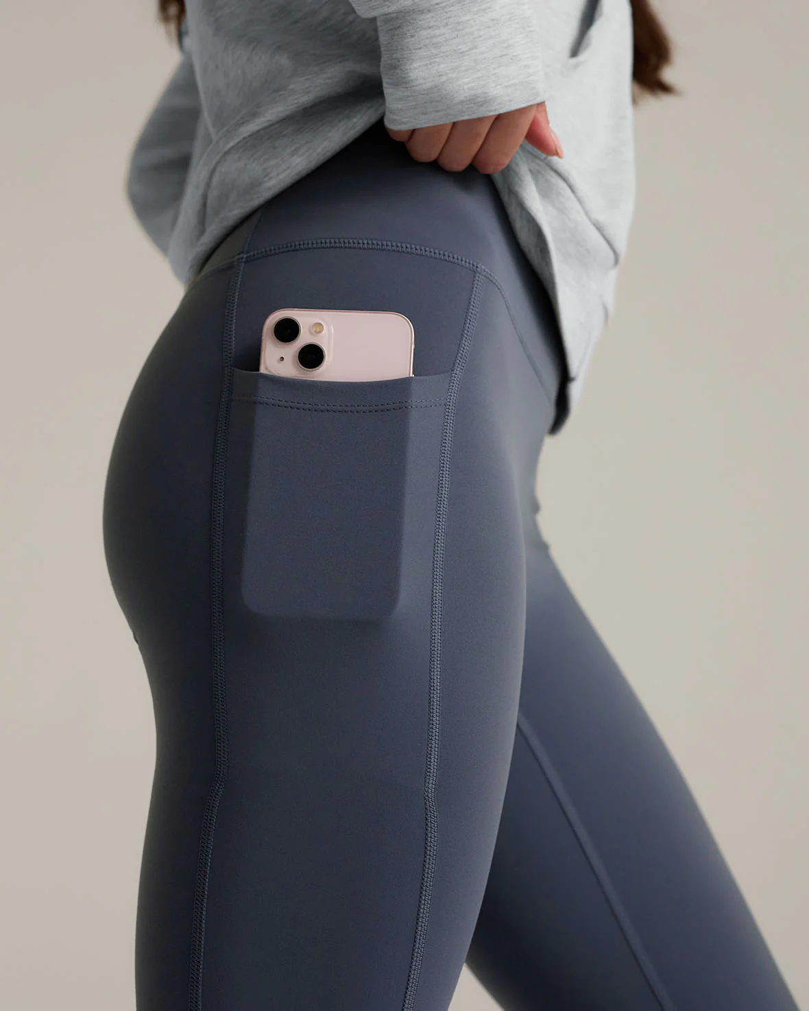 SoftSculpt Leggings - Charcoal - Image 3
