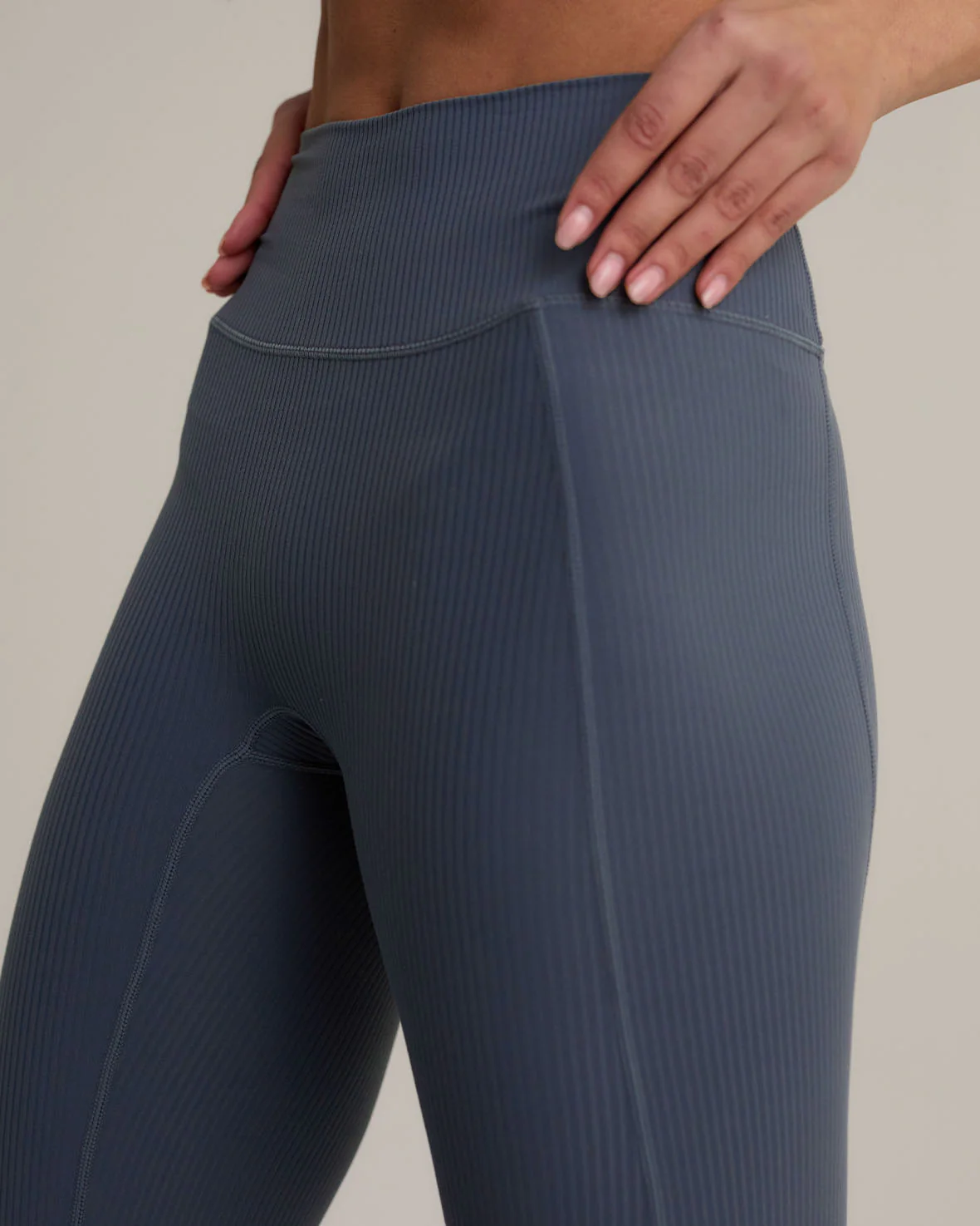 SoftSculpt Rib Flared Leggings - Charcoal - Image 2